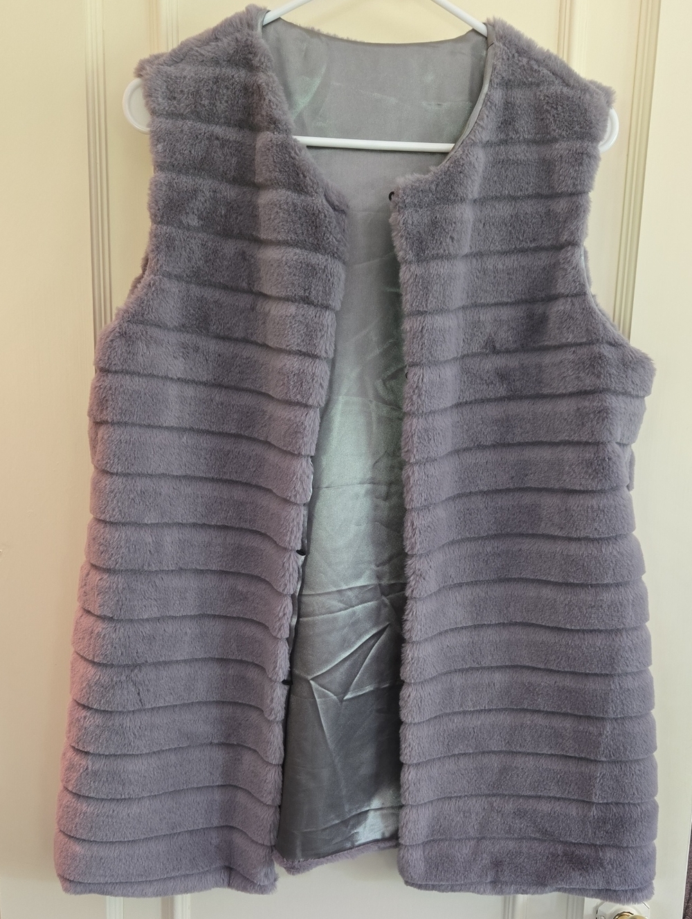 Women's Faux Fur Sleeveless Vest - Gray